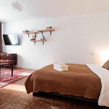 The Soviet Union Apartment In The Heart Of The Old City Almaty Eksteriør billede