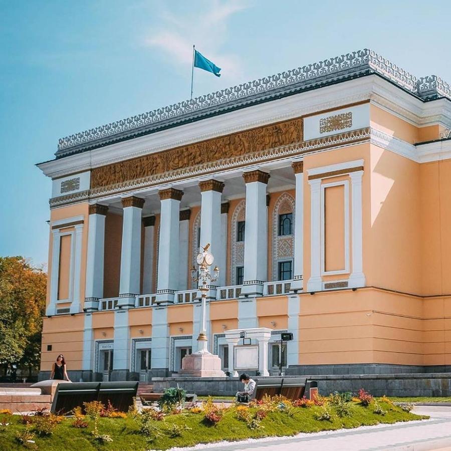 The Soviet Union Apartment In The Heart Of The Old City Almaty Eksteriør billede