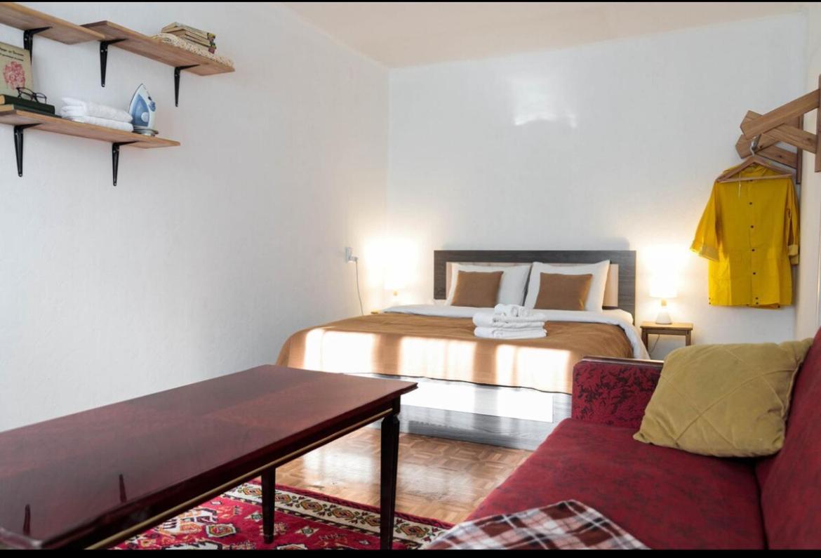 The Soviet Union Apartment In The Heart Of The Old City Almaty Eksteriør billede